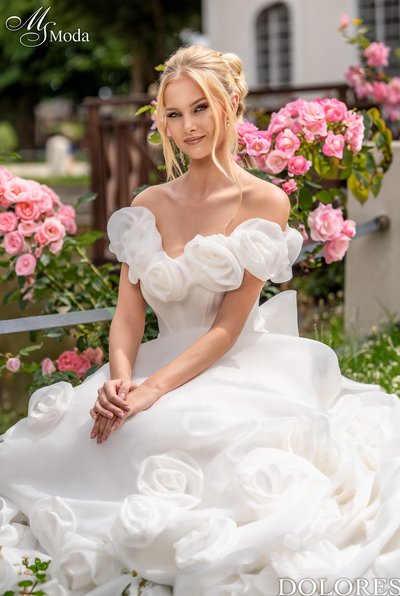 Suknia slubna DOLORES - 2025
