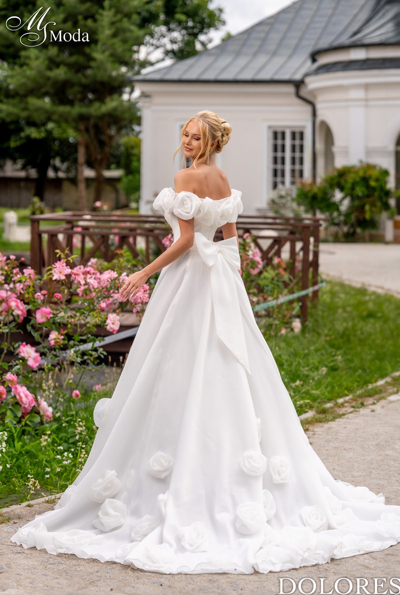 Suknia slubna DOLORES - 2025