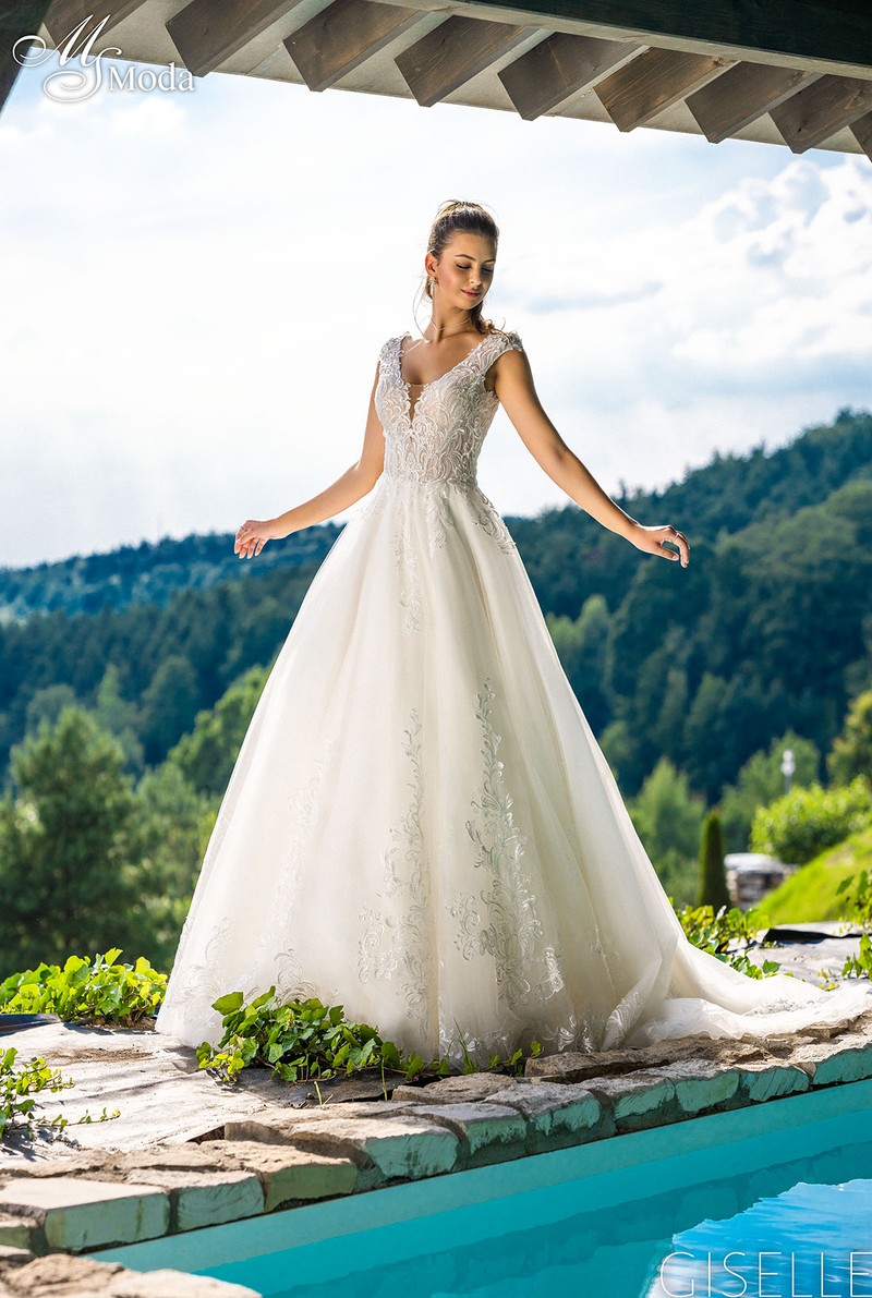 Suknia slubna GISELLE - 2023