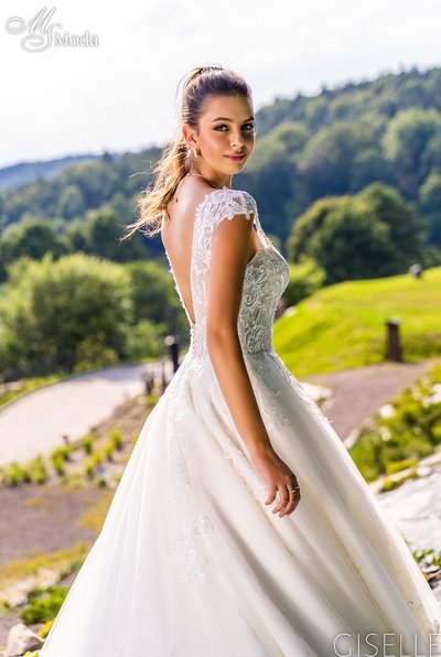 Suknia slubna GISELLE - 2023