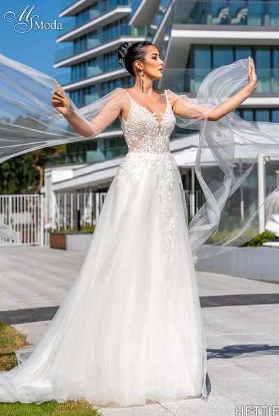 Suknia slubna HETTIE - 2024