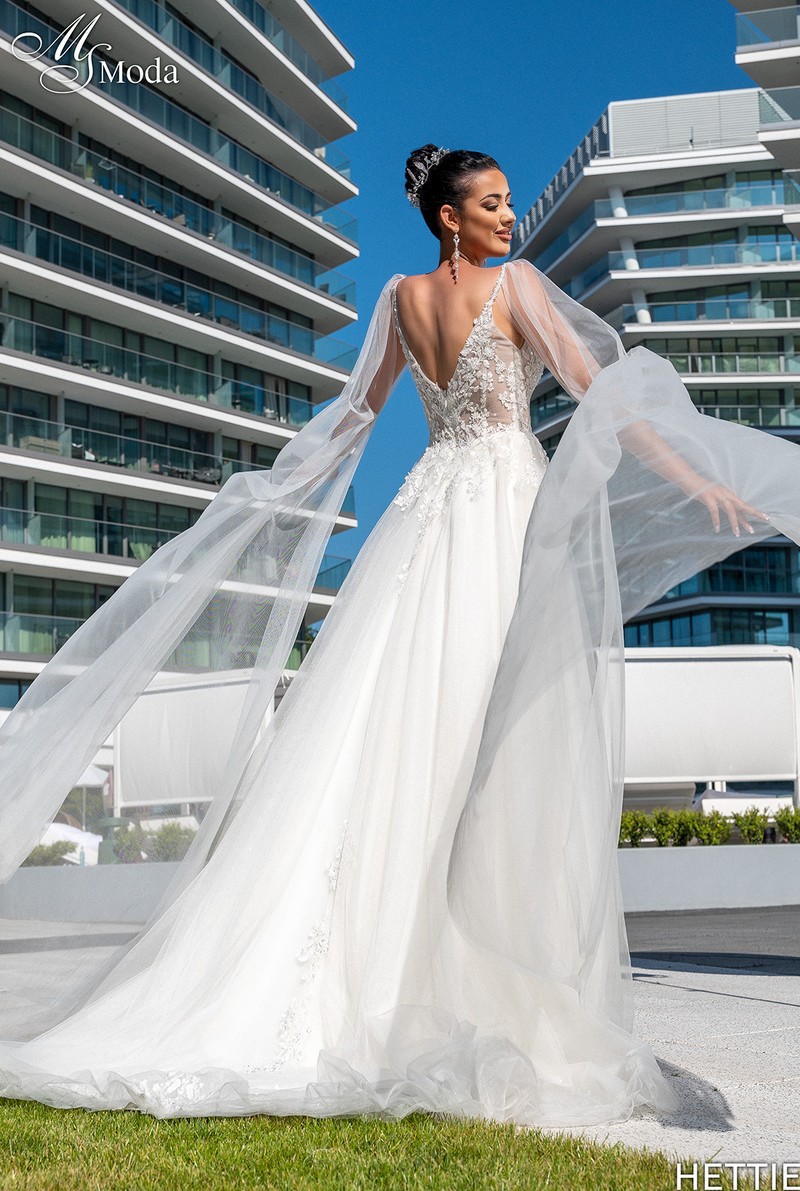Suknia slubna HETTIE - 2024